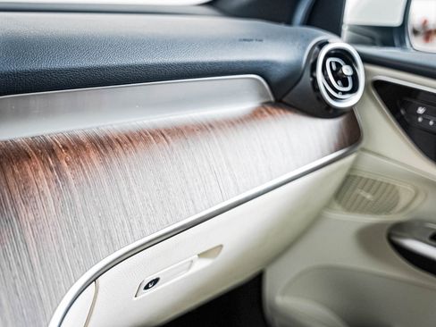 Certified 2026 Mercedes-Benz GLC 300 image 23