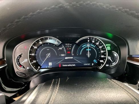 Used 2019 BMW 530e xDrive w/ Convenience Package AWD/4WD image 25