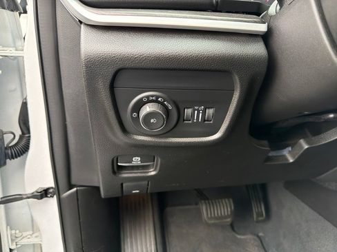 Used 2023 Jeep Grand Cherokee L Limited AWD/4WD image 16
