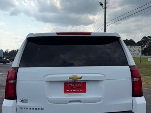 Used 2018 Chevrolet Suburban LT AWD/4WD image 3