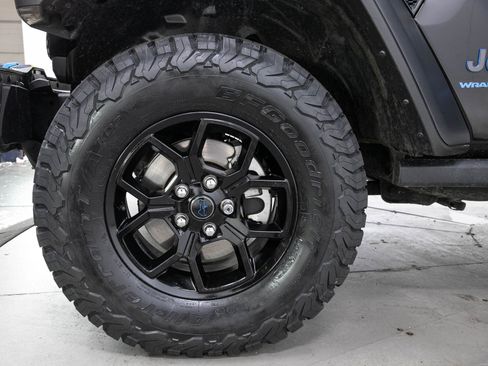 Used 2024 Jeep Wrangler Unlimited AWD/4WD image 27