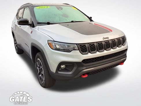 Used 2024 Jeep Compass Trailhawk AWD/4WD image 1