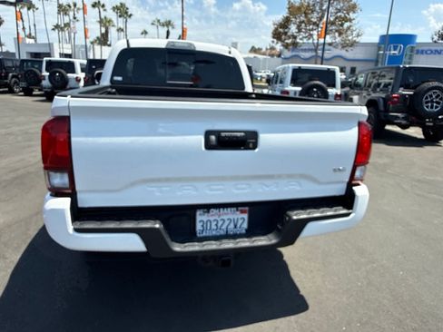Used 2019 Toyota Tacoma TRD Sport RWD image 16