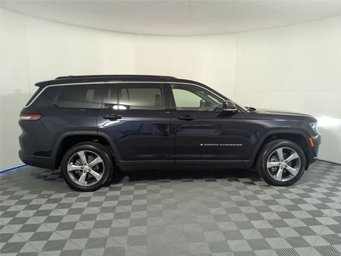 Used 2025 Jeep Grand Cherokee L Limited w/ Luxury Tech Group II image 4