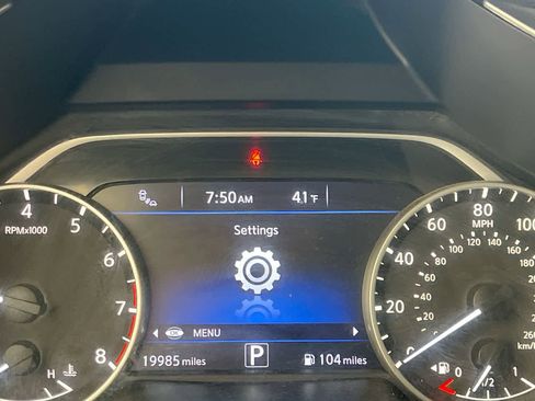 Used 2018 Nissan Murano SV AWD/4WD image 15