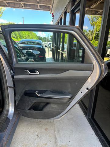Used 2022 Kia K5 LXS FWD image 17