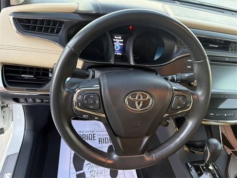 Used 2016 Toyota Avalon Limited image 16