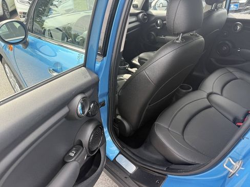 Used 2016 MINI Cooper 4-Door Hardtop FWD image 13