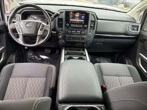 Used 2024 Nissan Titan SV w/ SV Convenience Package image 15