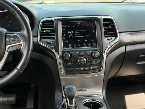 Used 2018 Jeep Grand Cherokee Altitude AWD/4WD image 20