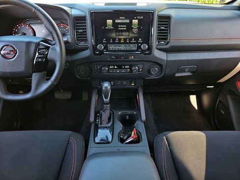 Used 2024 Nissan Frontier Pro-X w/ Pro Convenience Package RWD image 17