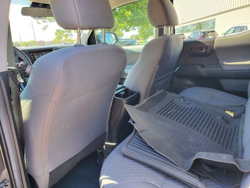 Used 2022 Toyota Tacoma SR AWD/4WD image 29