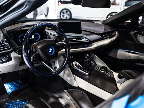 Used 2019 BMW i8 Roadster AWD/4WD image 13