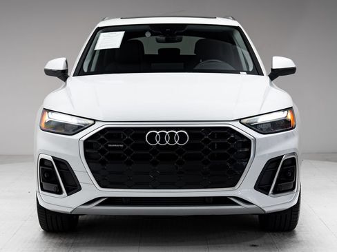 Used 2023 Audi Q5 e Premium w/ Convenience Package AWD/4WD image 28