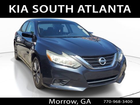 Used 2017 Nissan Altima 2.5 SV FWD image 1