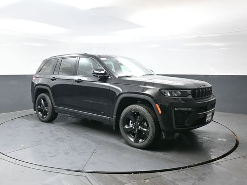 New 2026 Jeep Grand Cherokee Limited w/ Limited Altitude Package image 3