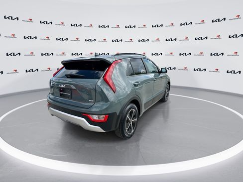 Used 2024 Kia Niro EX image 8