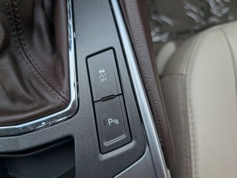 Used 2011 Cadillac SRX Luxury image 23