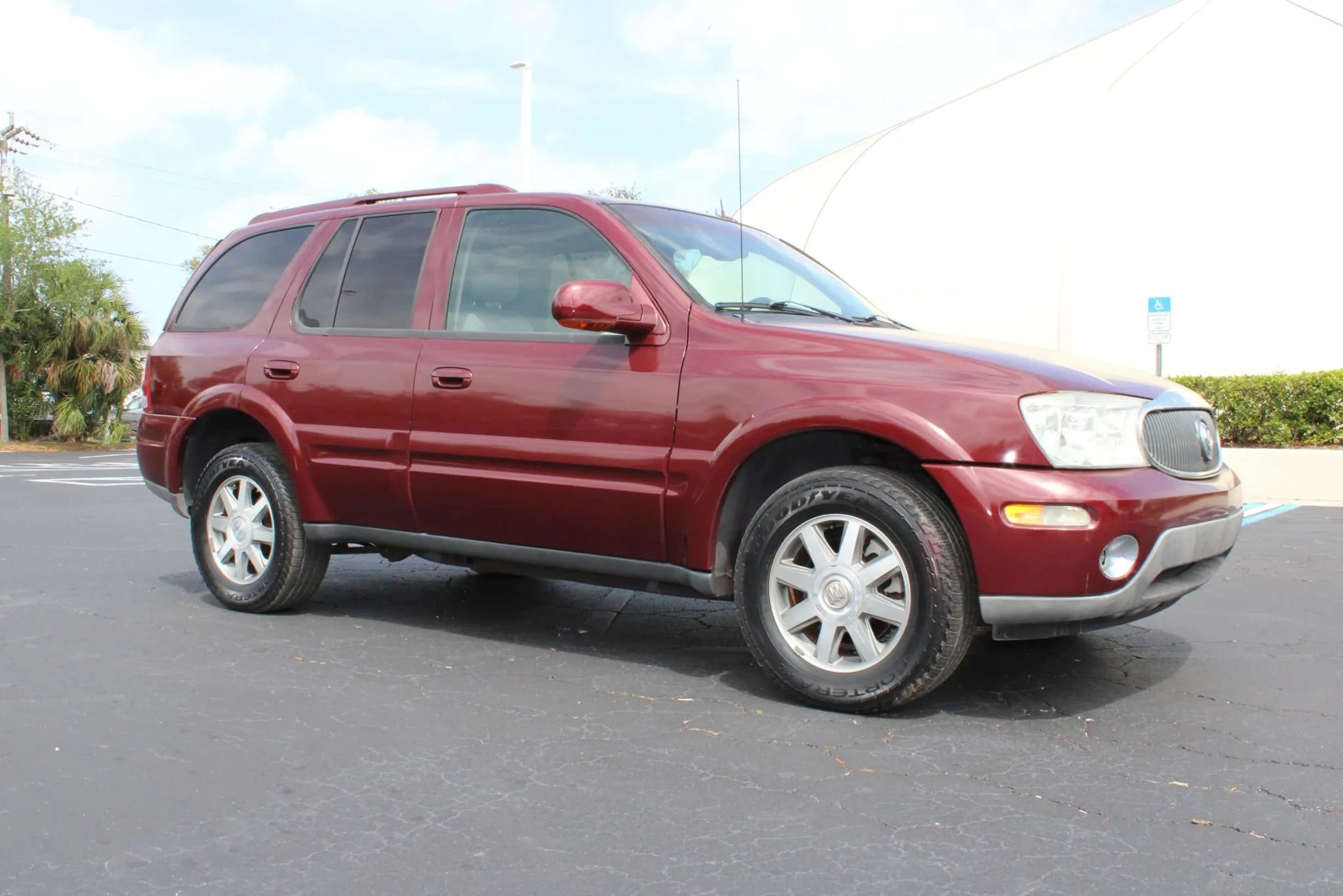 Used 2004 Buick Rainier CXL RWD image 3