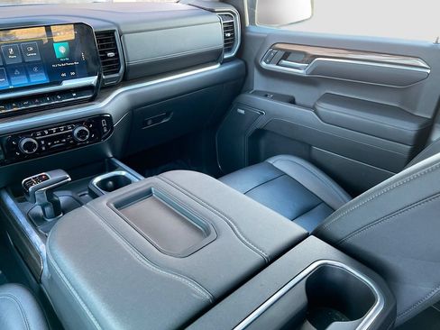 Used 2022 Chevrolet Silverado 1500 LT Trail Boss w/ LT Trail Boss Premium Package AWD/4WD image 25
