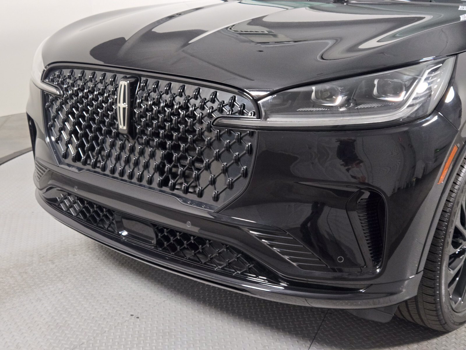 Used 2025 Lincoln Aviator Reserve w/ Equipment Group 201A AWD/4WD image 8