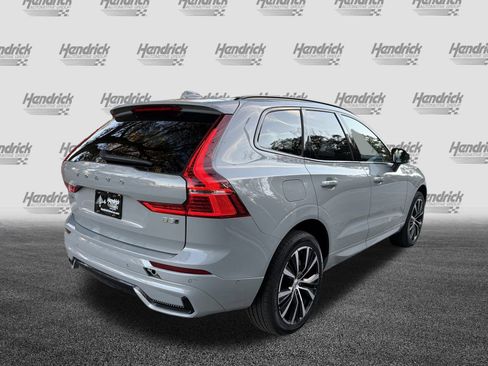 Certified 2025 Volvo XC60 B5 Plus image 10
