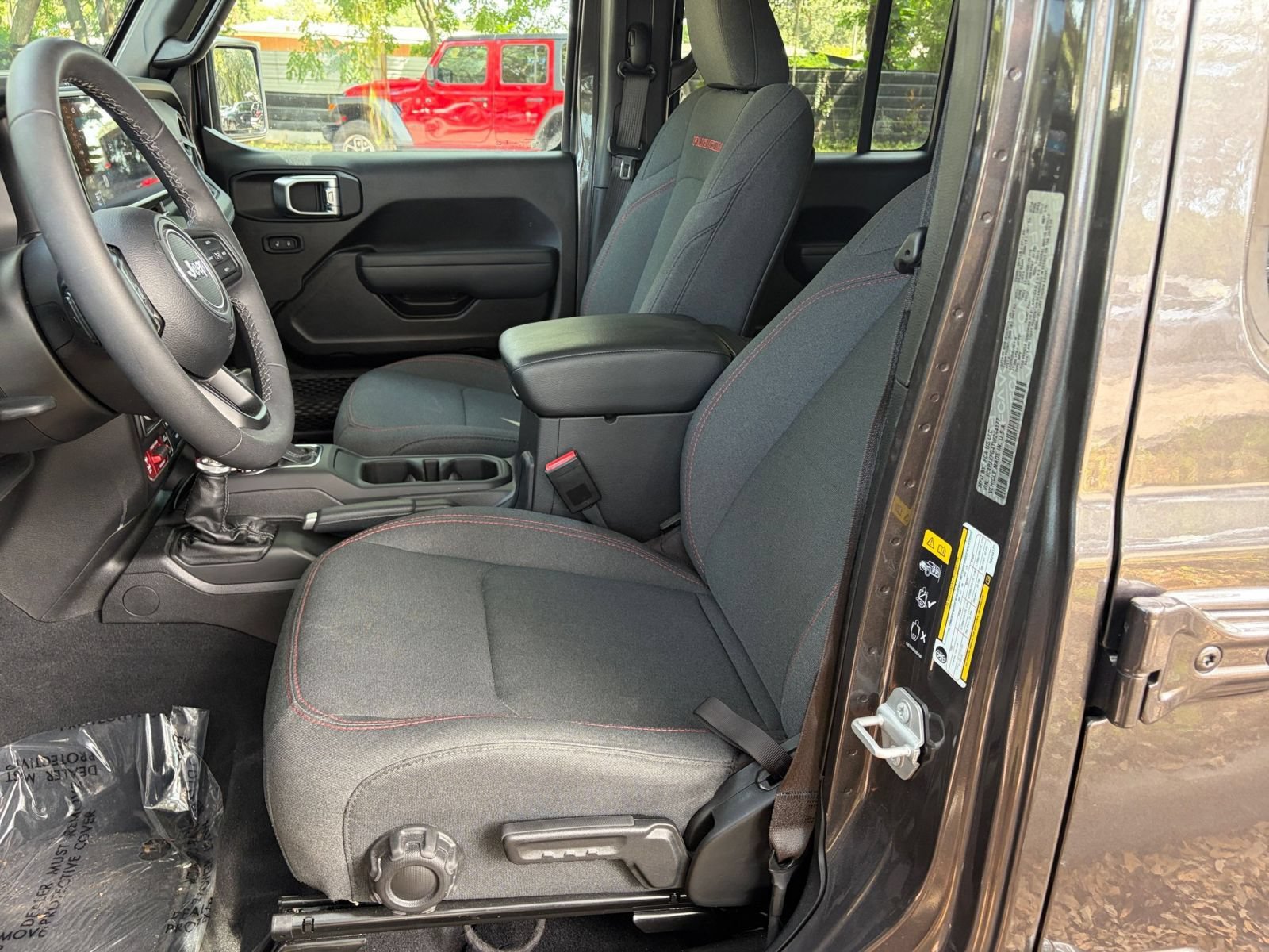 Used 2026 Jeep Wrangler Unlimited Rubicon AWD/4WD image 25