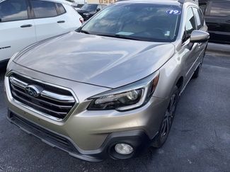 Used 2019 Subaru Outback 2.5i Limited w/ Popular Package #2 video 1