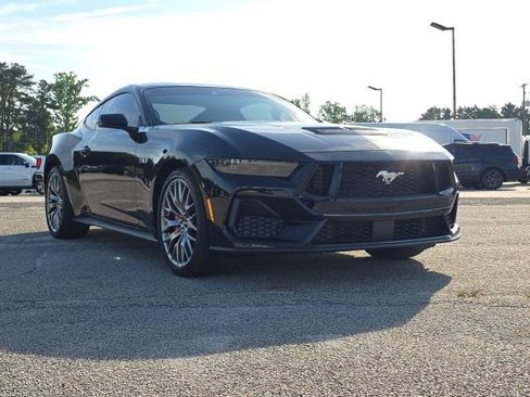Used 2025 Ford Mustang GT Premium RWD image 7
