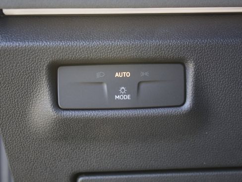 New 2026 Volkswagen Tiguan SE R-Line AWD/4WD image 15
