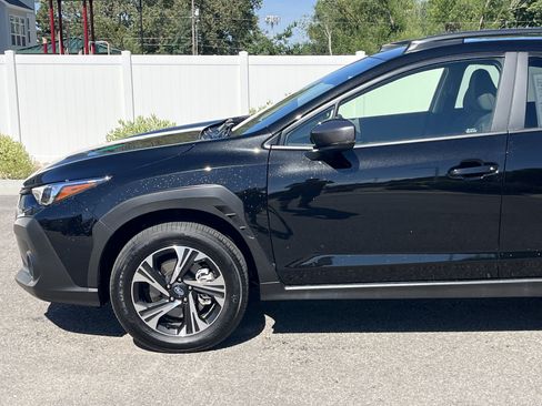 Used 2025 Subaru Crosstrek 2.5i Premium AWD/4WD image 2