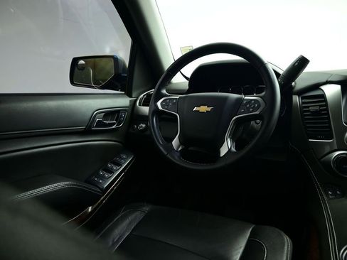 Used 2020 Chevrolet Suburban LT image 43