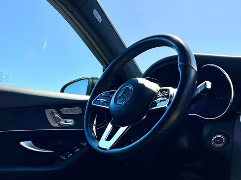 Used 2022 Mercedes-Benz GLC 300 4MATIC image 9