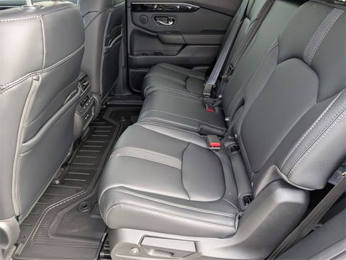 New 2025 Honda Pilot Touring image 29