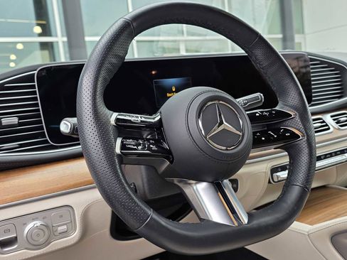 Certified 2025 Mercedes-Benz GLS 450 4MATIC image 14