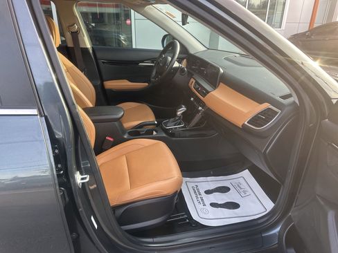 Used 2024 Kia Seltos EX image 8