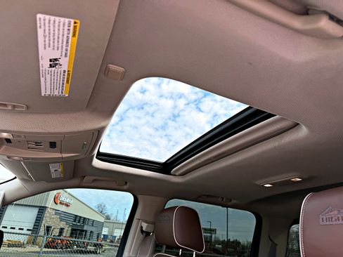 Used 2014 Chevrolet Silverado 1500 High Country w/ High Country Premium Package image 18