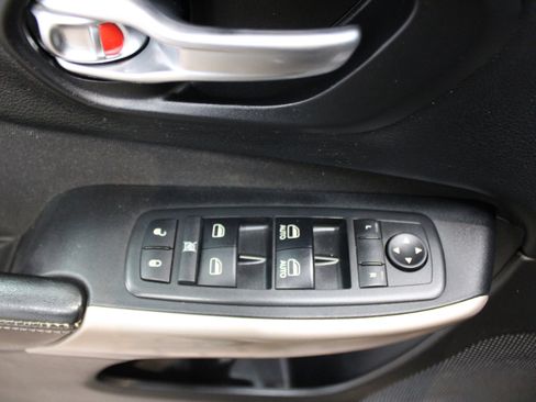 Used 2017 Jeep Cherokee Latitude image 15