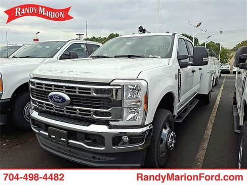 New 2024 Ford F350 4x4 Crew Cab DRW Super Duty image 1