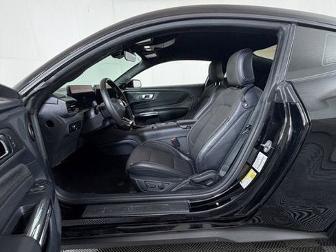 Used 2024 Ford Mustang Coupe RWD image 7