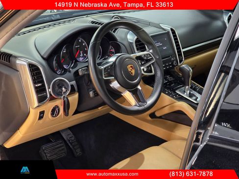Used 2018 Porsche Cayenne Platinum Edition w/ Premium Package AWD/4WD image 10