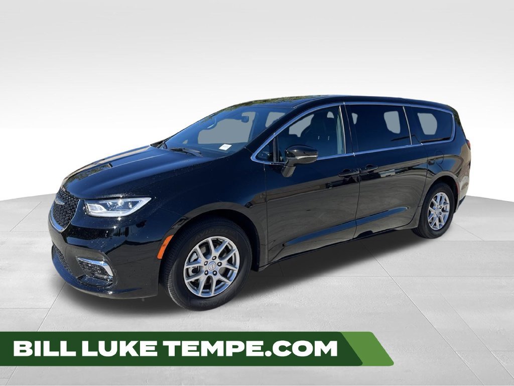 Used 2026 Chrysler Pacifica Select FWD image 1