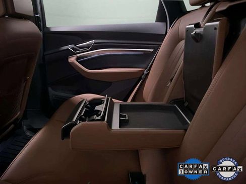 Used 2022 Audi e-tron Premium Plus w/ Premium Plus Package image 75