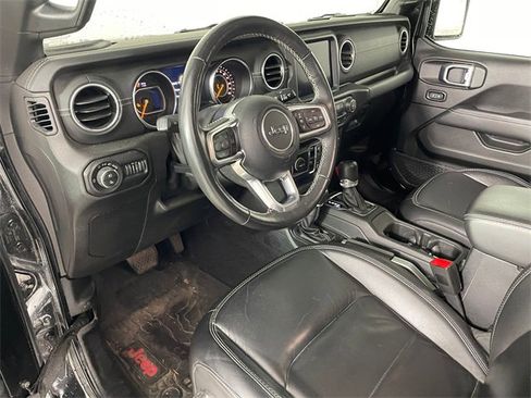 Used 2020 Jeep Gladiator Overland image 3