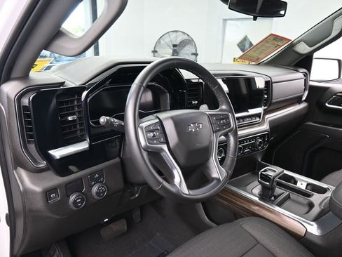 Used 2023 Chevrolet Silverado 1500 RST w/ Redline Edition image 10