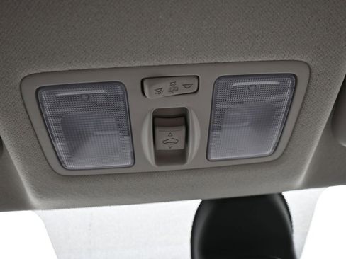 Used 2022 Hyundai Venue SEL image 30