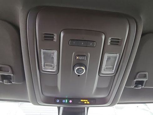 Used 2022 GMC Yukon XL SLT image 22