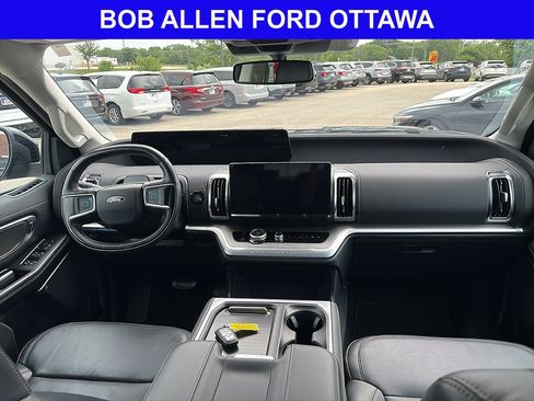 Used 2025 Ford Expedition Max Platinum AWD/4WD image 14