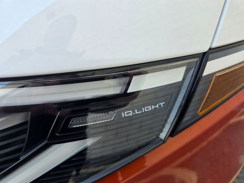 Used 2025 Volkswagen ID. Buzz 1st Edition image 13