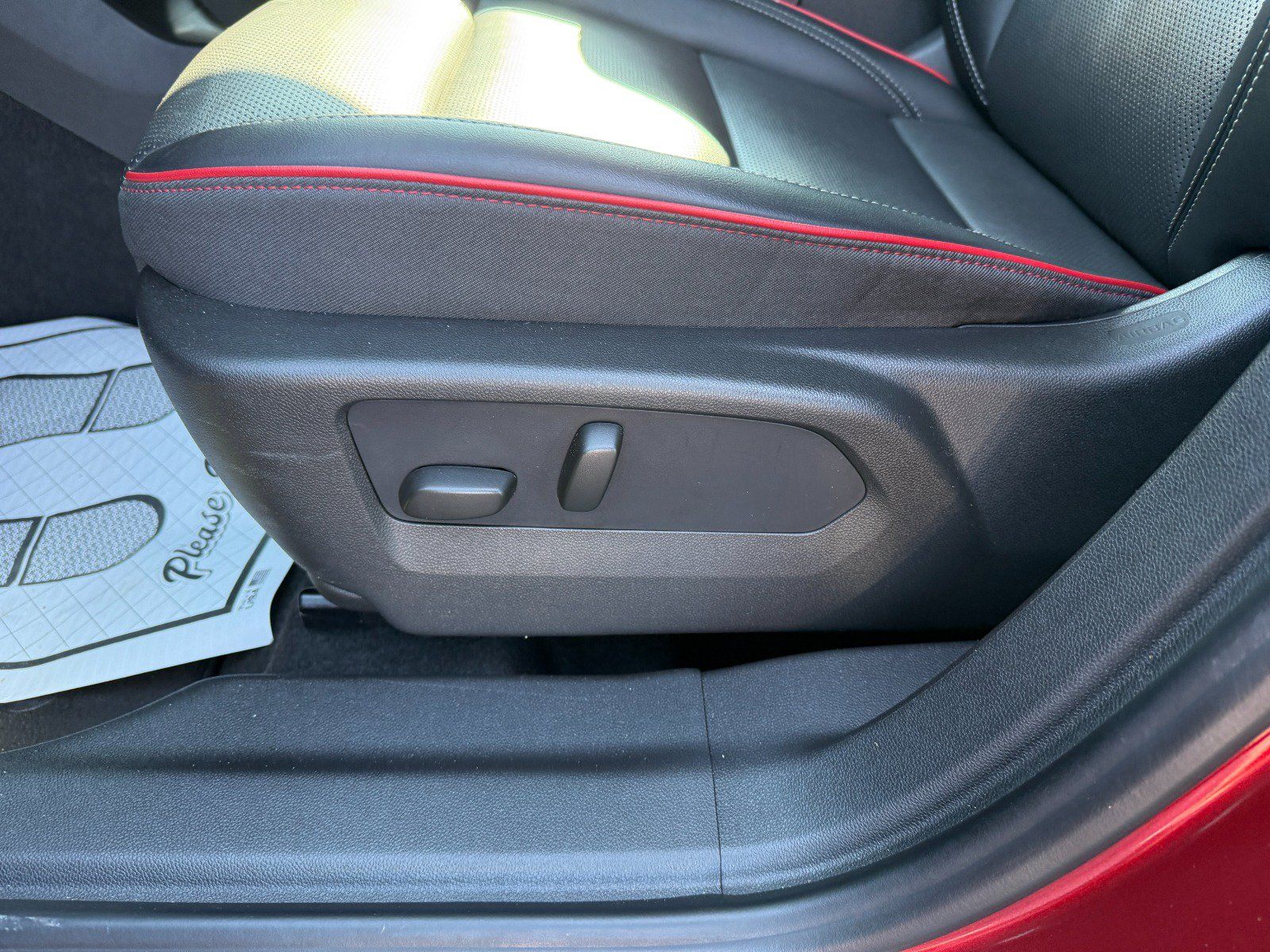 Certified 2022 Buick Envision Essence w/ Technology Package II FWD image 23